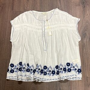 Max Studio White Cap-Sleeve Blouse with Blue Floral Embroidery